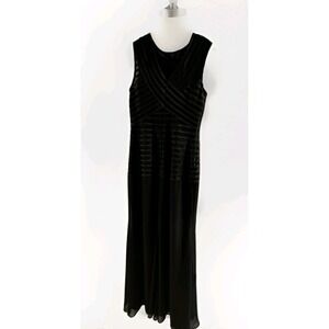 JS Collections Women's Black Formal Dress (Sleeveless, Long) Size 4